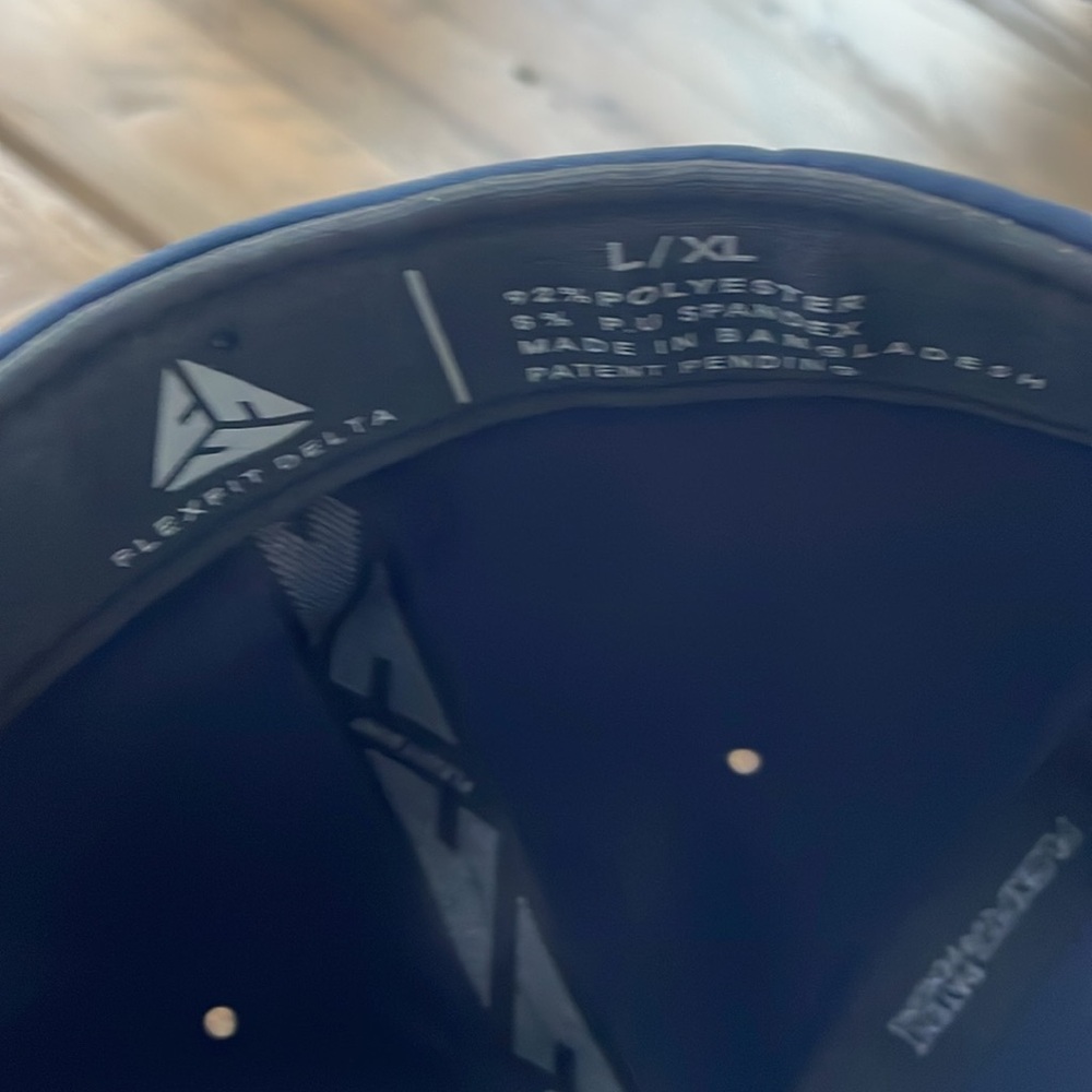 Quicksilver flex-fit hat - Picture 5 of 7